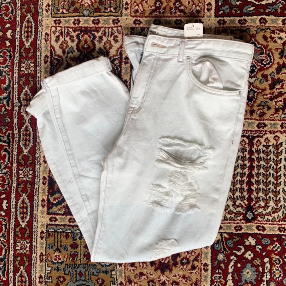 Forever 21 Light-Wash Distressed Boyfriend Jeans